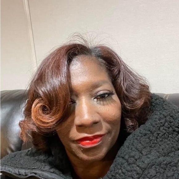 Meet your Posher, Cheryl - Picture 1 of 1